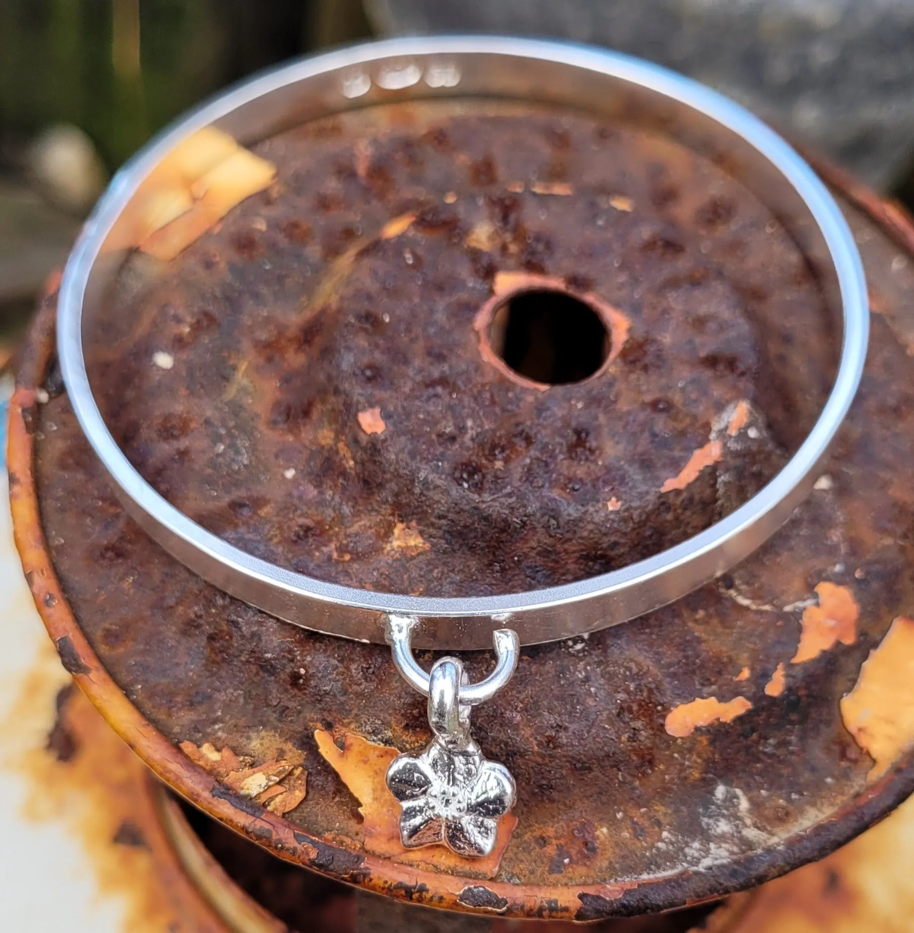 Forget Me Knot Chunky Stamped Charm Bangle