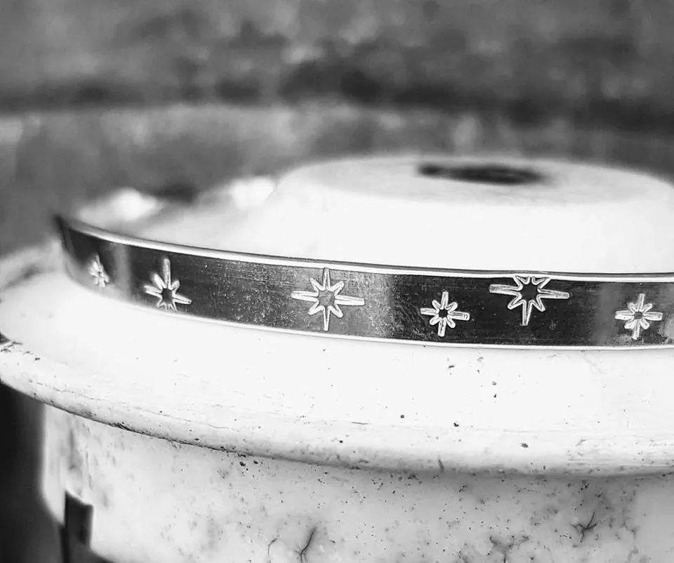 Forget Me Knot Chunky Stamped Charm Bangle